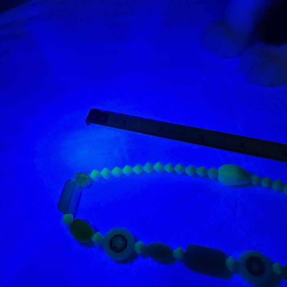 Uranium Glass Jadeite Necklace Vintage Cat Approved - Picture 11 of 14